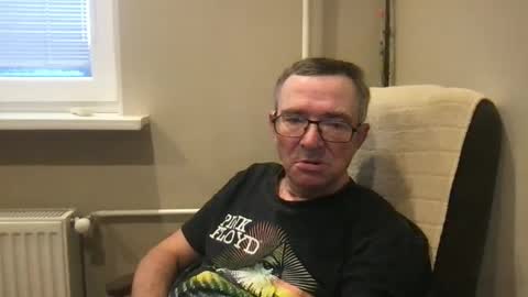 Snapshot of andreass60 chatting on 11/24/25, 06:24 andreass60 online show from 11/24/25, 06:24