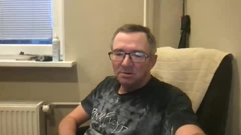 Snapshot of andreass60 chatting on 12/01/25, 06:40 andreass60 online show from 12/01/25, 06:40