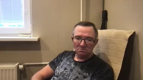 Snapshot of andreass60 chatting on 12/02/25, 07:36 andreass60 online show from 12/02/25, 07:36