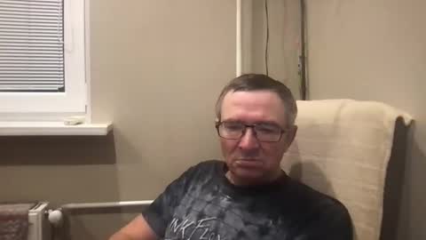 Snapshot of andreass60 chatting on 12/16/25, 05:45 andreass60 online show from 12/16/25, 05:45