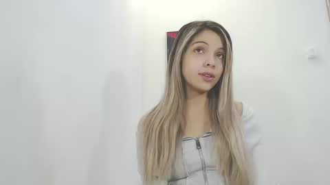 andreau 19 online show from 09/11/25, 01:44