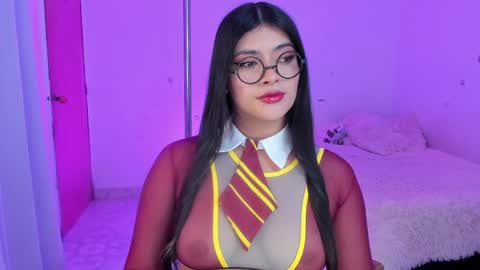 Snapshot of andreeart chatting on 05/20/26, 01:12 ig online show from 05/20/26, 01:12