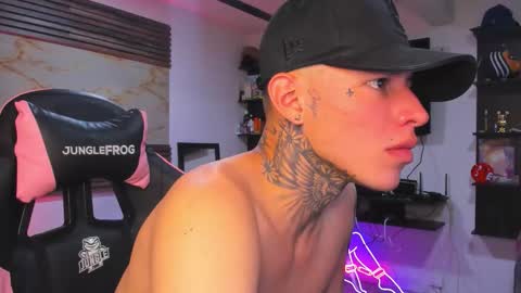 andrees_s online show from 11/15/25, 02:20