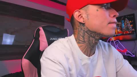 andrees_s online show from 11/24/25, 07:13