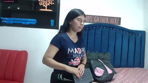 Snapshot of andreinabrown18 chatting on 12/04/24, 03:43 Andreina online show from 12/04/24, 03:43
