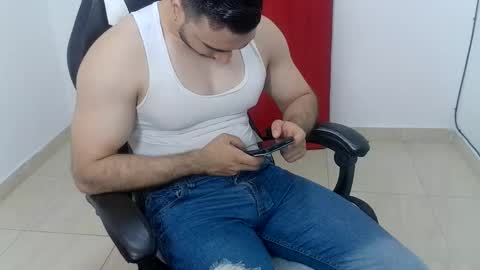 andres180950734 online show from 09/15/25, 10:54