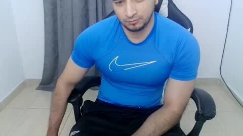 andres180950734 online show from 10/03/25, 11:18