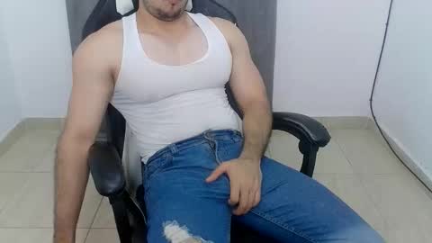 andres180950734 online show from 10/15/25, 01:28