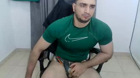 Snapshot of andres180950734 chatting on 05/18/26, 11:43 andres180950734 online show from 05/18/26, 11:43