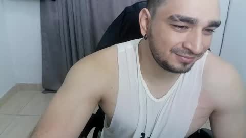 Snapshot of andres180950734 chatting on 05/19/26, 12:33 andres180950734 online show from 05/19/26, 12:33