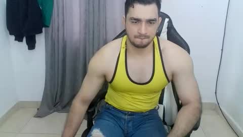 Snapshot of andres180950734 chatting on 06/05/26, 01:17 andres180950734 online show from 06/05/26, 01:17