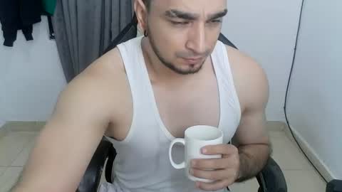 Snapshot of andres180950734 chatting on 06/15/26, 11:01 andres180950734 online show from 06/15/26, 11:01