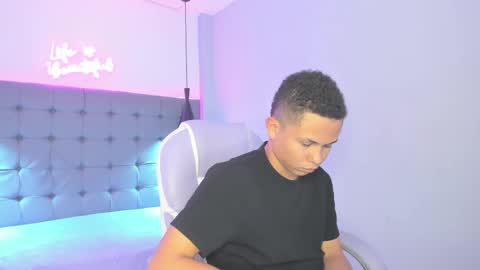 Snapshot of andres1_8 chatting on 11/21/25, 03:16 IM ANDRES online show from 11/21/25, 03:16