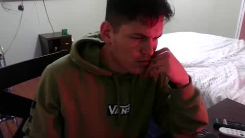 andres817542 online show from 01/02/25, 01:06