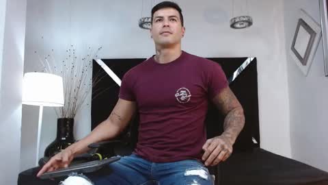 insta andres clark  online show from 02/21/25, 06:04