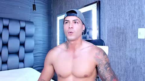 insta andres clark  online show from 12/22/25, 02:58