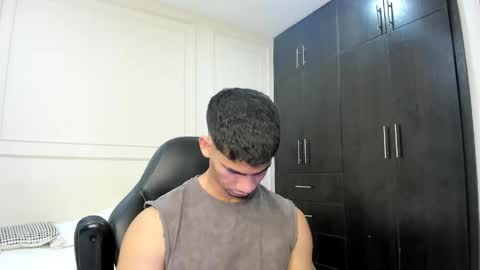Snapshot of andres_stud chatting on 05/08/26, 04:51 andres_stud online show from 05/08/26, 04:51