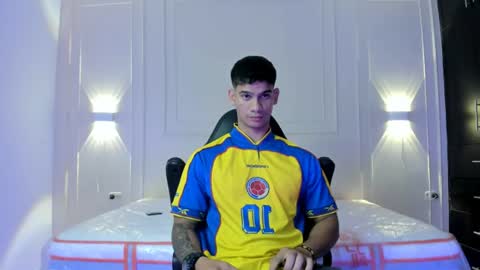 Snapshot of andres_stud chatting on 06/18/26, 04:46 andres_stud online show from 06/18/26, 04:46