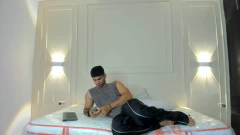 Snapshot of andres_stud chatting on 06/22/26, 03:47 andres_stud online show from 06/22/26, 03:47