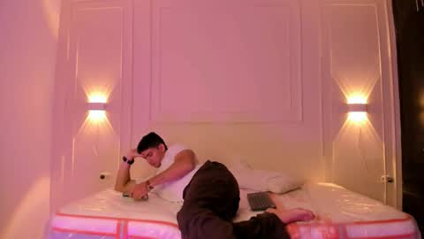 Snapshot of andres_stud chatting on 06/25/26, 03:39 andres_stud online show from 06/25/26, 03:39