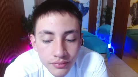 Snapshot of andres_tay chatting on 04/15/26, 05:14 andres_tay online show from 04/15/26, 05:14