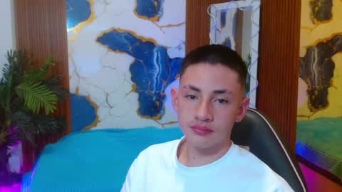 Snapshot of andres_tay chatting on 04/17/26, 02:25 andres_tay online show from 04/17/26, 02:25