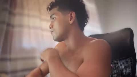 Snapshot of andres_vargas_ chatting on 09/10/25, 06:30 Andres online show from 09/10/25, 06:30