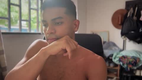 Snapshot of andres_vargas_ chatting on 09/24/25, 08:34 Andres online show from 09/24/25, 08:34