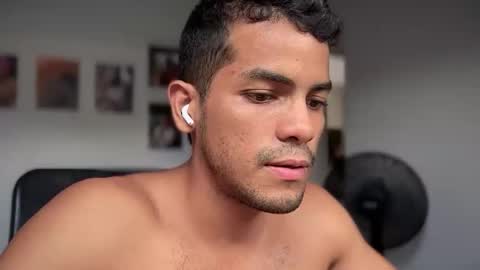 Snapshot of andres_vargas_ chatting on 10/09/25, 08:07 Andres online show from 10/09/25, 08:07