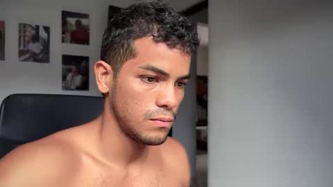 Snapshot of andres_vargas_ chatting on 10/11/25, 07:01 Andres online show from 10/11/25, 07:01