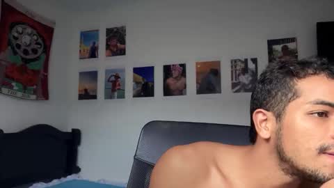 Snapshot of andres_vargas_ chatting on 10/19/25, 07:14 Andres online show from 10/19/25, 07:14