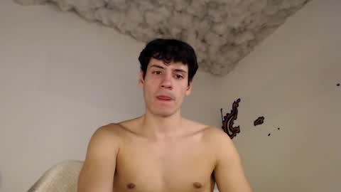 Snapshot of andrestorres0 chatting on 07/13/26, 05:49 Andres Torres online show from 07/13/26, 05:49