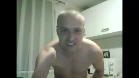 andrew3356577 online show from 10/04/25, 01:25