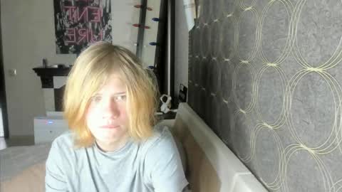Snapshot of andrew_bolden chatting on 04/25/26, 01:41 Andrew online show from 04/25/26, 01:41