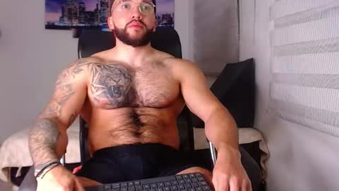 andrew_holden__ online show from 11/18/25, 11:48