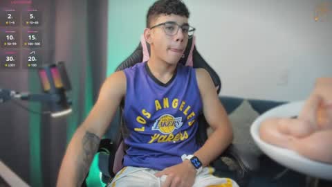 Snapshot of andrew_twink18 chatting on 07/18/26, 04:44 Andrew M. online show from 07/18/26, 04:44