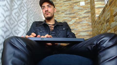 Snapshot of andrewbanner chatting on 12/03/24, 07:54 MasterRomania online show from 12/03/24, 07:54