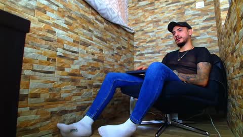Snapshot of andrewbanner chatting on 12/11/24, 12:34 MasterRomania online show from 12/11/24, 12:34