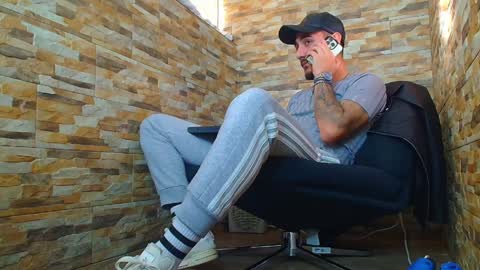 Snapshot of andrewbanner chatting on 12/13/24, 08:20 MasterRomania online show from 12/13/24, 08:20