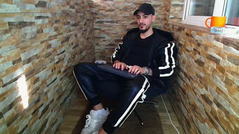 Snapshot of andrewbanner chatting on 12/20/24, 11:00 MasterRomania online show from 12/20/24, 11:00