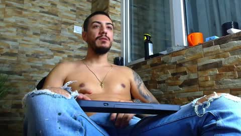 Snapshot of andrewbanner chatting on 01/09/25, 04:41 MasterRomania online show from 01/09/25, 04:41
