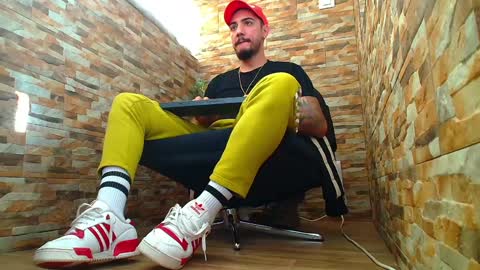 Snapshot of andrewbanner chatting on 01/09/25, 10:52 MasterRomania online show from 01/09/25, 10:52
