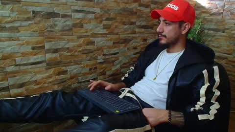 Snapshot of andrewbanner chatting on 01/15/25, 09:02 MasterRomania online show from 01/15/25, 09:02
