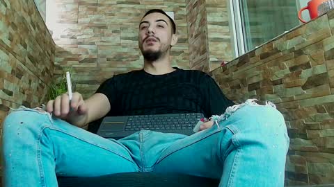Snapshot of andrewbanner chatting on 01/27/25, 07:35 MasterRomania online show from 01/27/25, 07:35