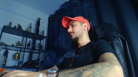 Snapshot of andrewbanner chatting on 02/11/25, 05:16 MasterRomania online show from 02/11/25, 05:16