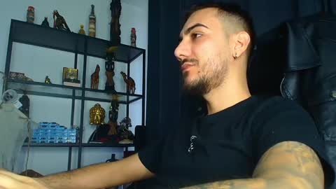 Snapshot of andrewbanner chatting on 02/27/25, 05:24 MasterRomania online show from 02/27/25, 05:24