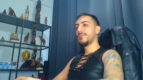 Snapshot of andrewbanner chatting on 03/03/25, 05:20 MasterRomania online show from 03/03/25, 05:20