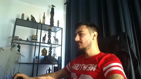 Snapshot of andrewbanner chatting on 03/10/25, 05:43 MasterRomania online show from 03/10/25, 05:43