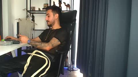 Snapshot of andrewbanner chatting on 03/12/25, 10:05 MasterRomania online show from 03/12/25, 10:05
