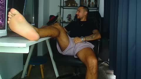 Snapshot of andrewbanner chatting on 09/09/25, 05:07 MasterRomania online show from 09/09/25, 05:07